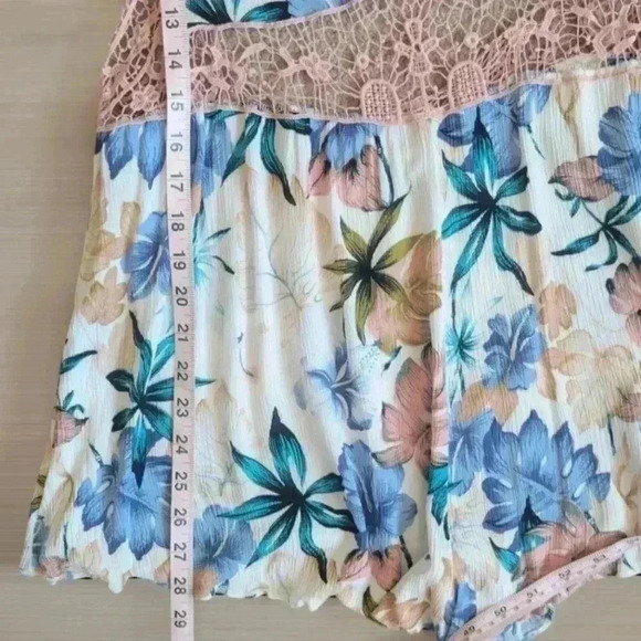 Solemio floral lace sleeveless romper size medium - Picture 5 of 12